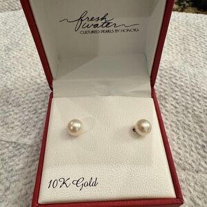 10K Gold Pearl Earrings